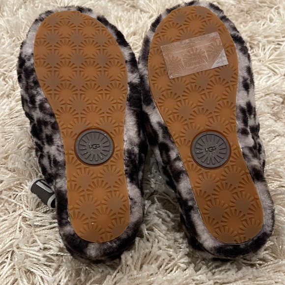 RARE - Leopard Fluff Slides Slippers Sandal SIZE 5 GRAY - Limited Edition - Picture 4 of 6